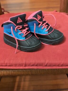 Nike Kids Black, Blue and Pink High-Top Boots Size 6C